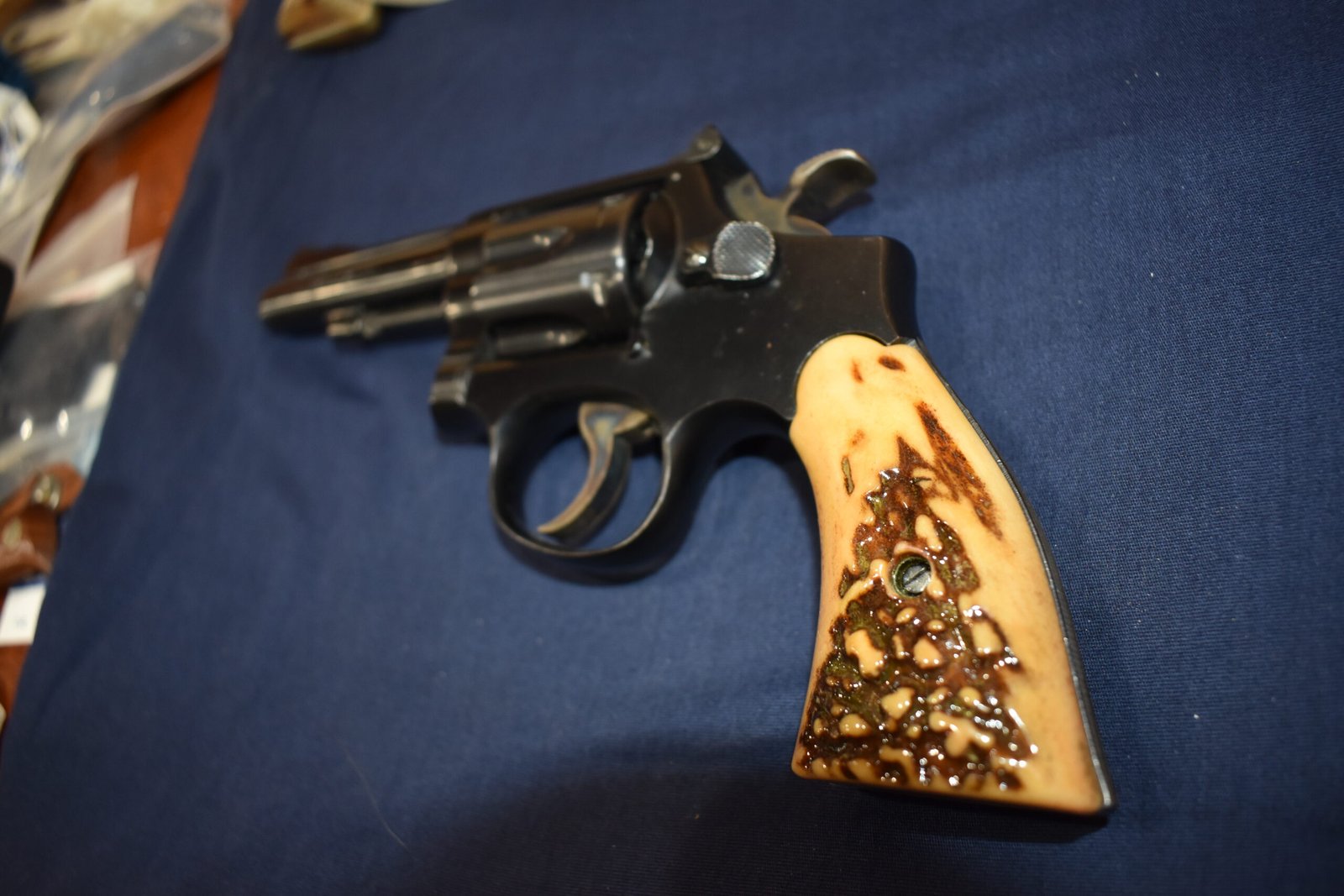 SMITH & WESSON K FRAME SQUARE BUTT VINTAGE SAMBAR STAG GRIPS KSQSS25 - Image 5