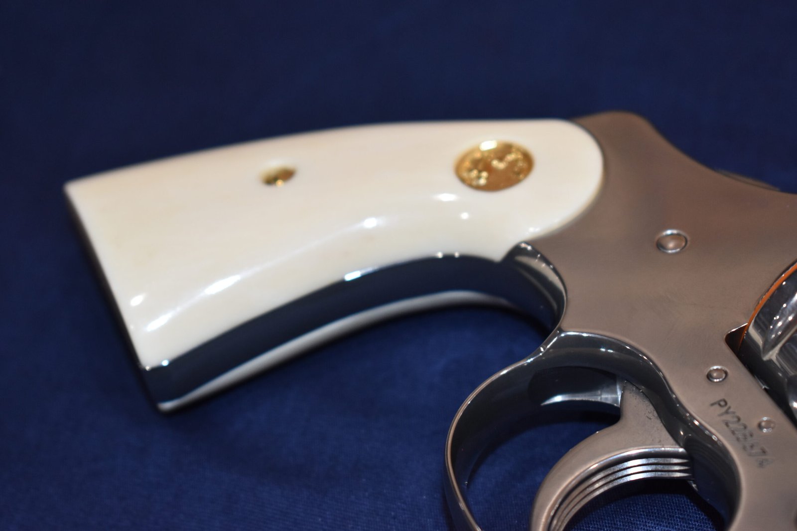COLT PYTHON PREMIUM GRADE GIRAFFE BONE GRIPS CPGB24 - Image 7