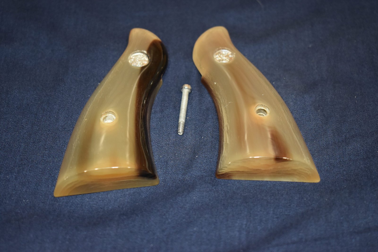 SMITH & WESSON K FRAME SQUARE BUTT WATER BUFFALO HORN GRIPS KSQWB1 - Image 3
