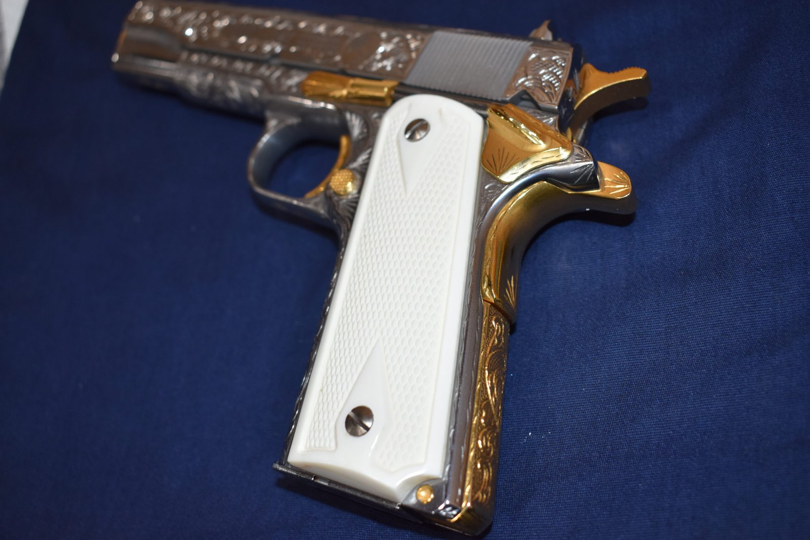 COLT 1911 CHECKERED BUFFALO BONE GRIPS 1911BB12 - Image 5
