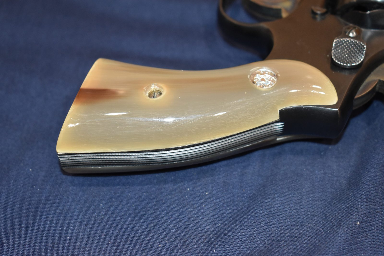 SMITH & WESSON K FRAME SQUARE BUTT WATER BUFFALO HORN GRIPS KSQWB1 - Image 6