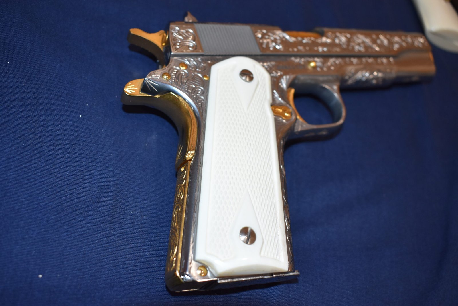 COLT 1911 CHECKERED BUFFALO BONE GRIPS 1911BB12 - Image 8