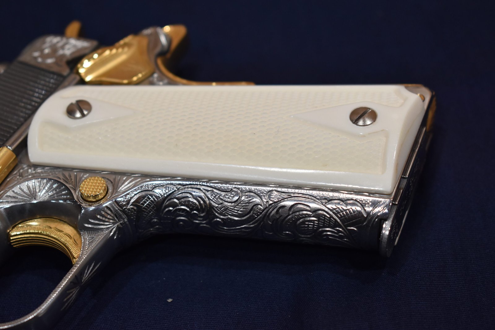 COLT 1911 CHECKERED BUFFALO BONE GRIPS 1911BB12 - Image 13