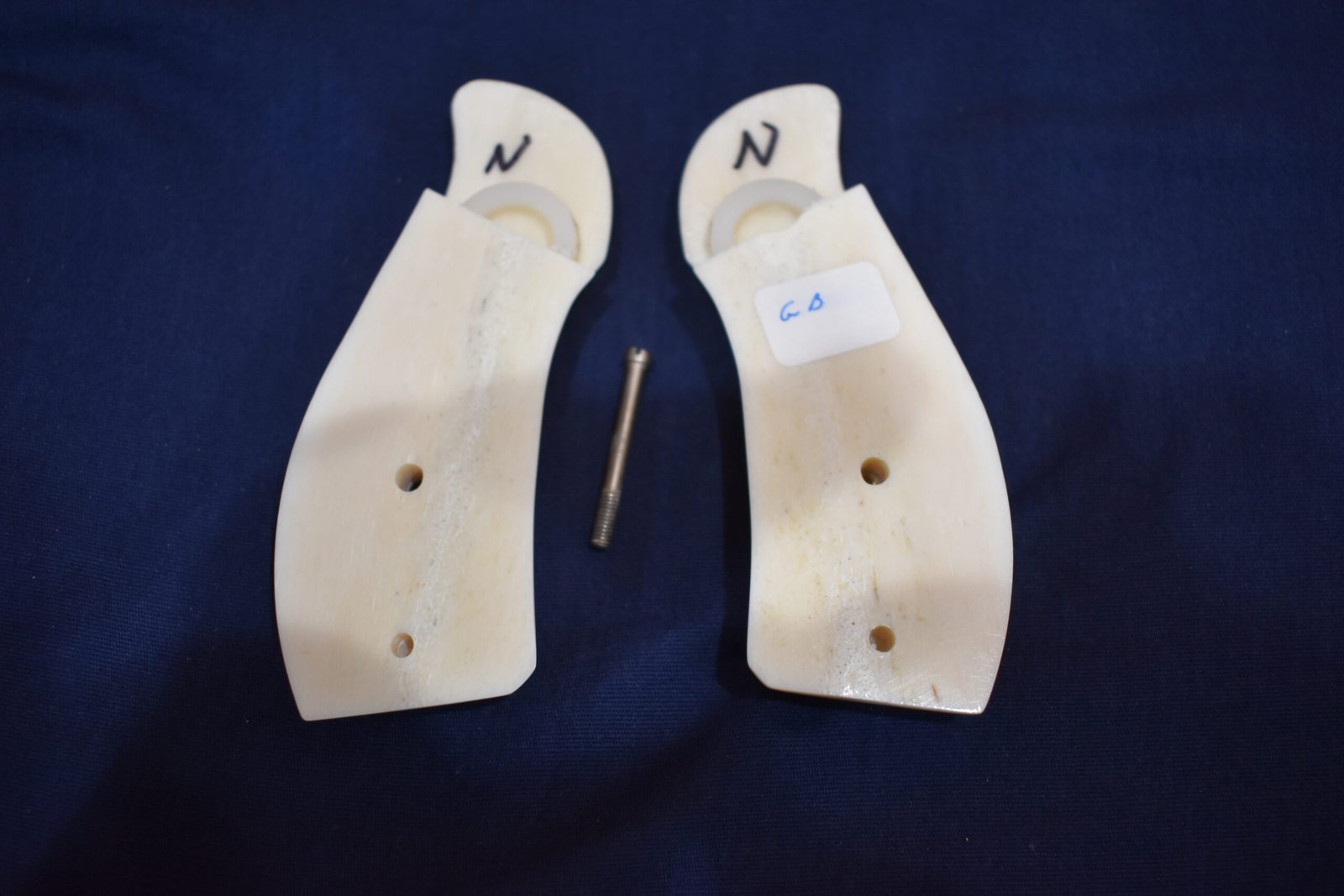 SMITH & WESSON N FRAME ROUND BUTT PREMIUM GRADE GIRAFFE BONE GRIPS SWNGB19 - Image 5