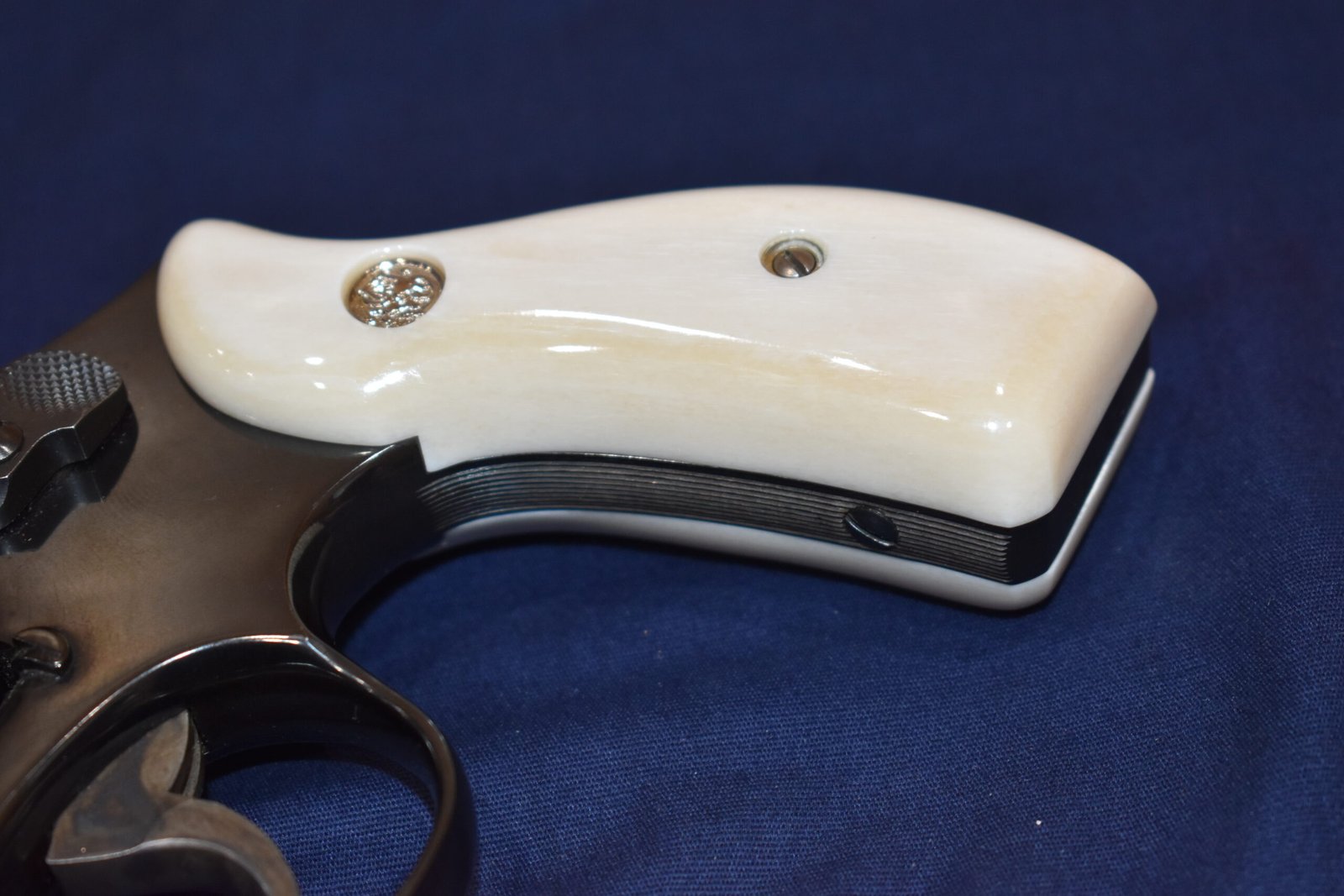 SMITH & WESSON N FRAME ROUND BUTT PREMIUM GRADE GIRAFFE BONE GRIPS SWNGB19 - Image 14