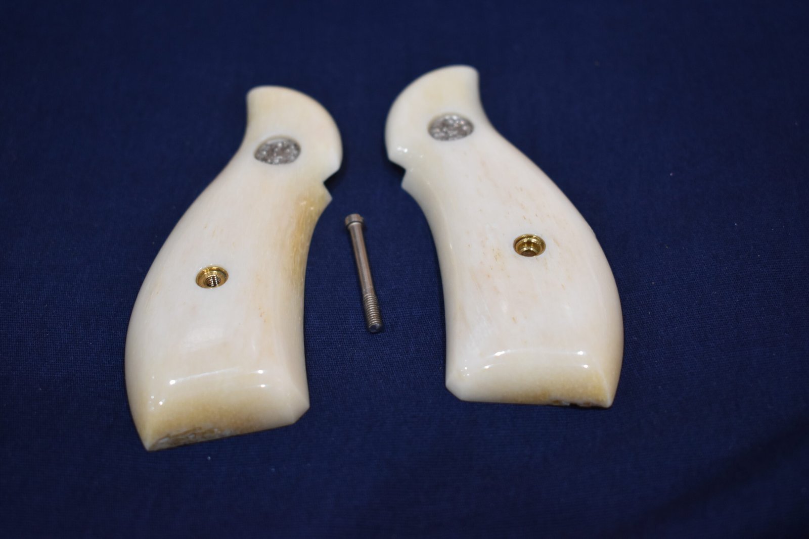 SMITH & WESSON K OR L FRAME ROUND BUTT PREMIUM GRADE GIRAFFE BONE GRIPS KRBGB14 - Image 3