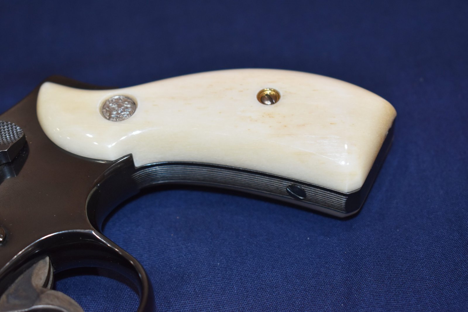 SMITH & WESSON K OR L FRAME ROUND BUTT PREMIUM GRADE GIRAFFE BONE GRIPS KRBGB14 - Image 13