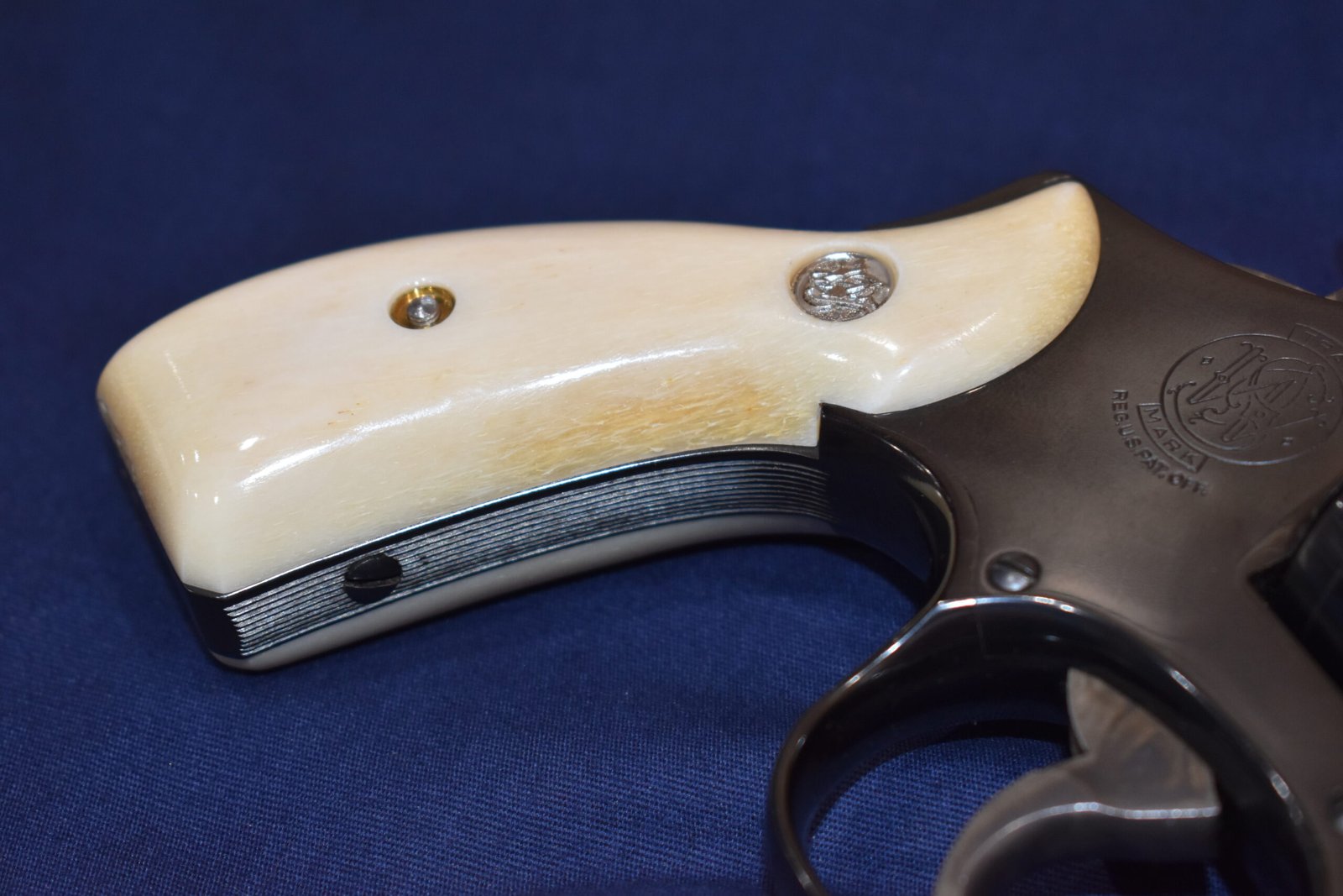 SMITH & WESSON K OR L FRAME ROUND BUTT PREMIUM GRADE GIRAFFE BONE GRIPS KRBGB14 - Image 12