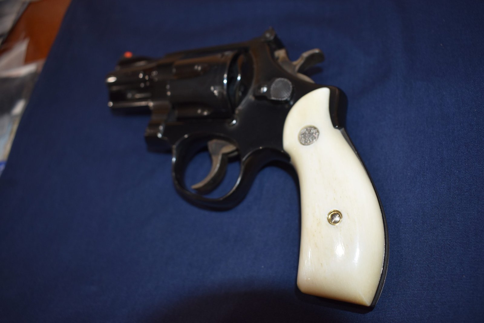 SMITH & WESSON K OR L FRAME ROUND BUTT PREMIUM GRADE GIRAFFE BONE GRIPS KRBGB14 - Image 5