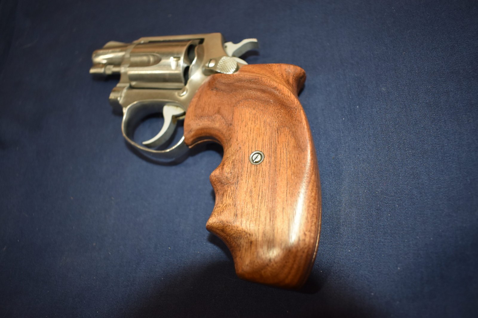 SMITH & WESSON J FRAME FUZZY FARRANT CUSTOM GRIPS SWJFF6 - Image 5