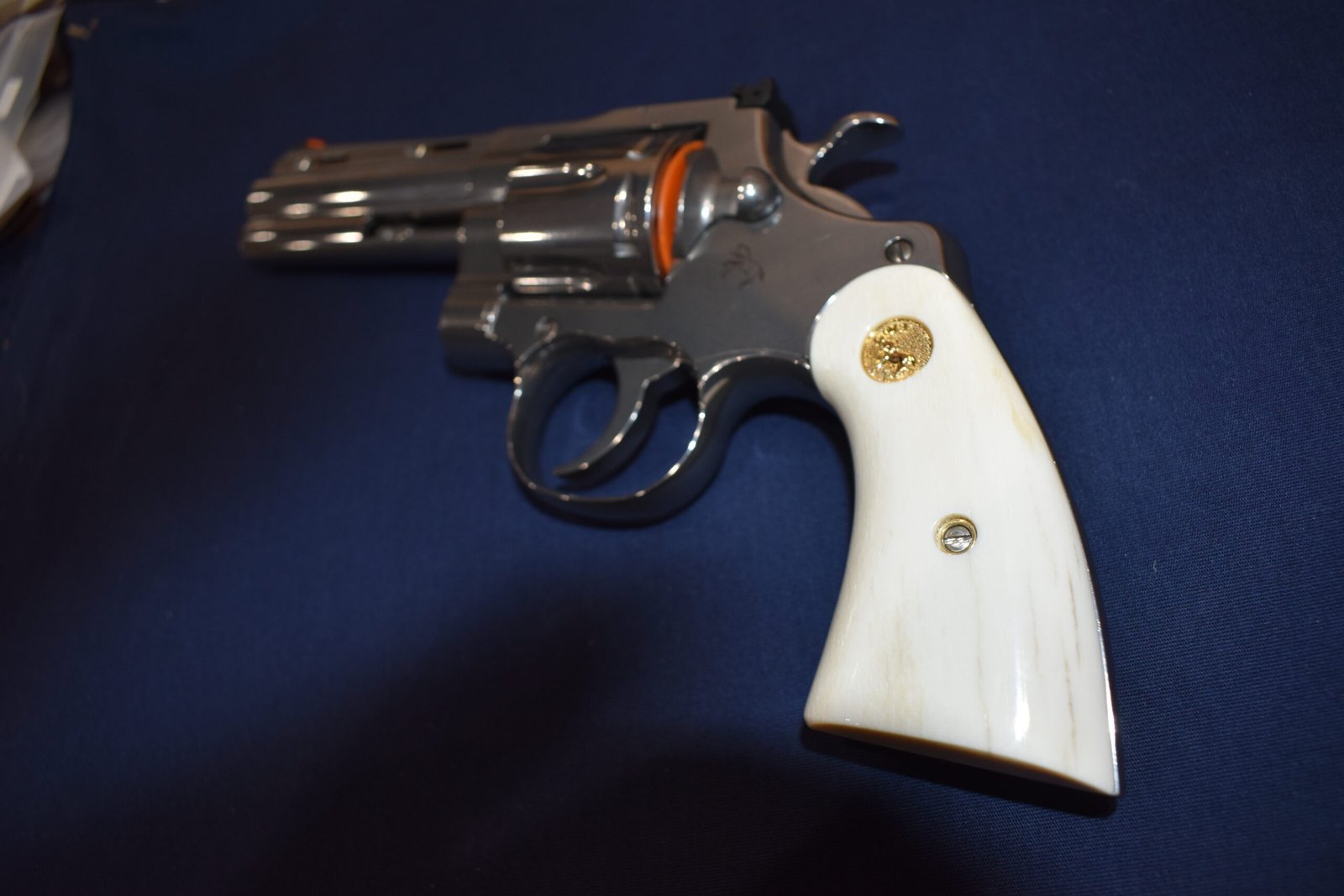 COLT PYTHON PREMIUM GRADE GIRAFFE BONE GRIPS CPGB25 - Image 5