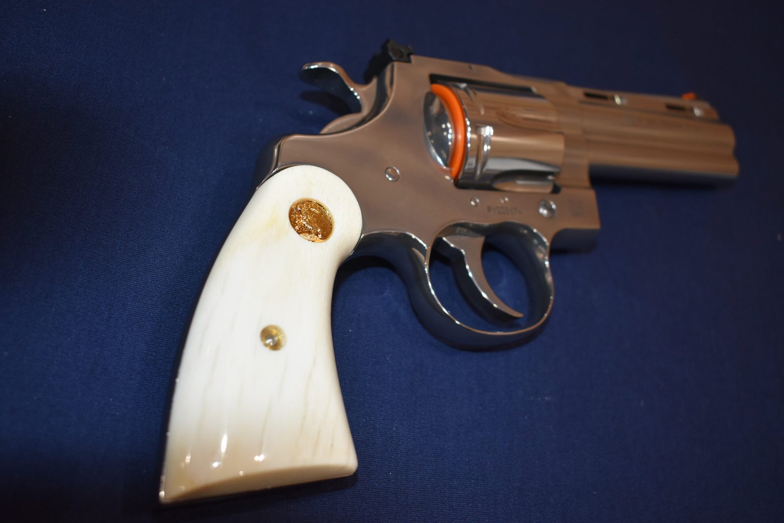 COLT PYTHON PREMIUM GRADE GIRAFFE BONE GRIPS CPGB25 - Image 8