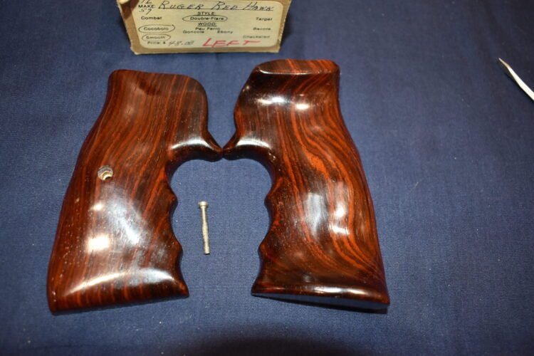 RUGER REDHAWK LEFT HANDED FUZZY FARRANT CUSTOM GRIPS RRFF2