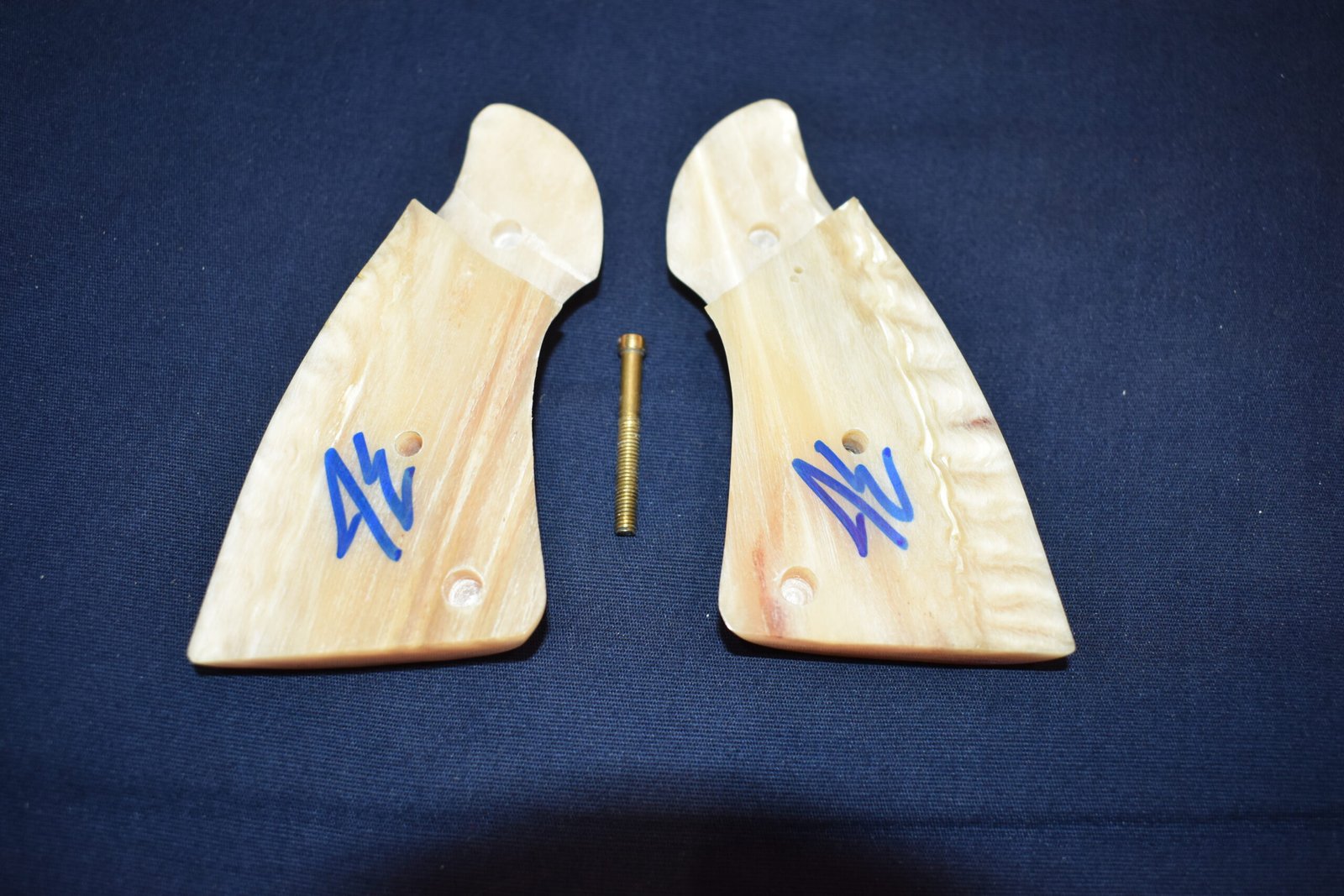 COLT TROOPER MARK III RAMS HORN GRIPS TMK3RH2 - Image 4