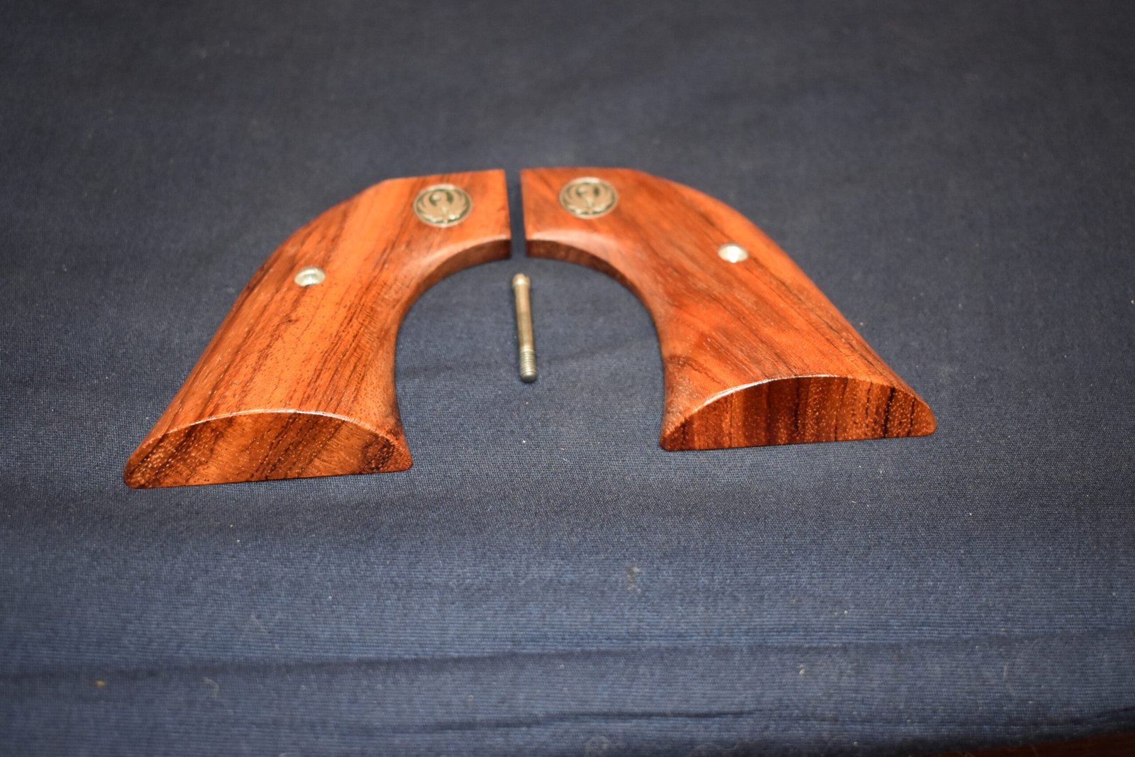 RUGER NEW MODEL BLACKHAWK / OLD VAQUERO GRIPS RBHFW3 - Image 3