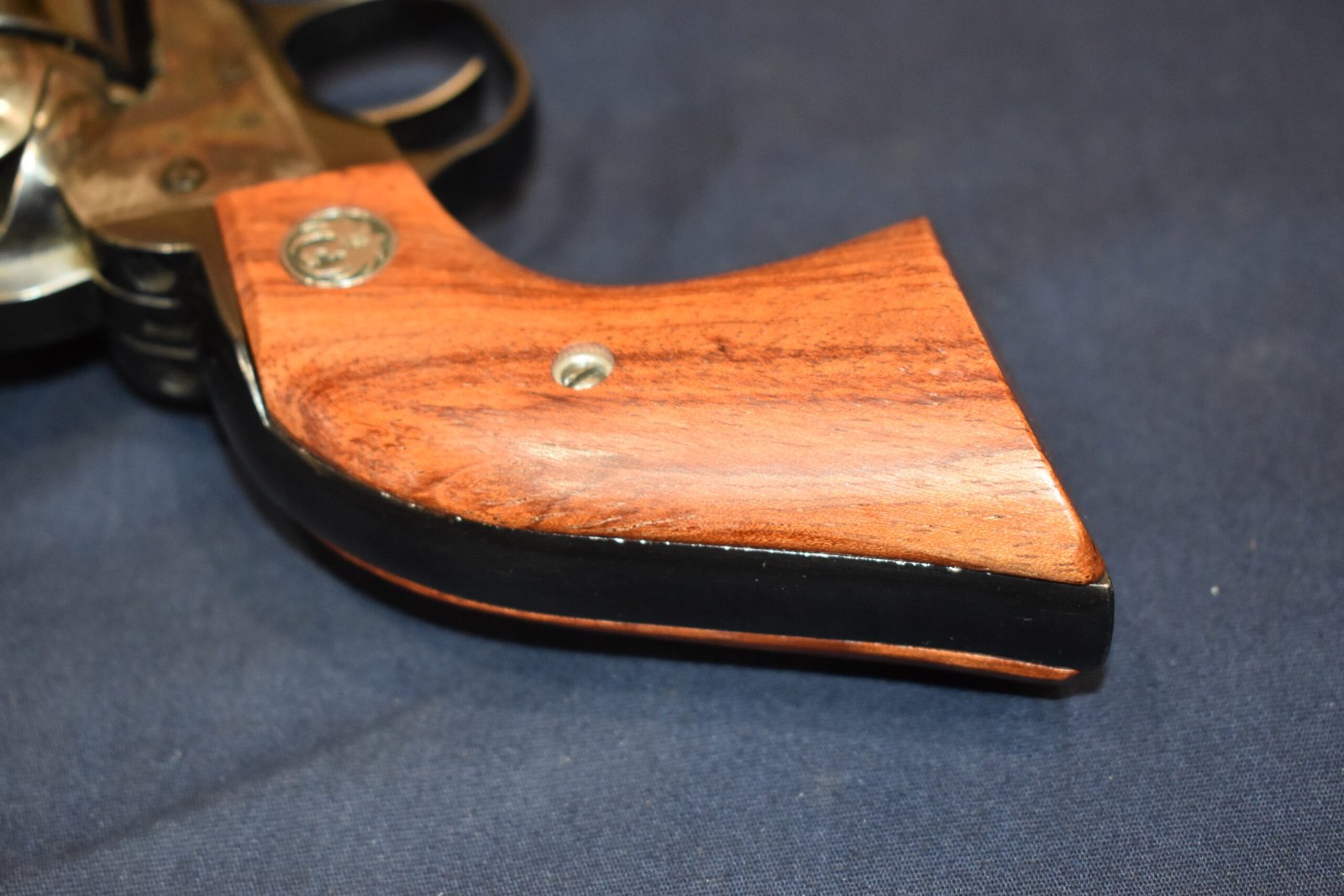 RUGER NEW MODEL BLACKHAWK / OLD VAQUERO GRIPS RBHFW3 - Image 7