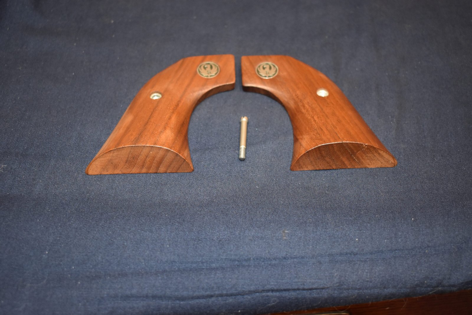 RUGER NEW MODEL BLACKHAWK / OLD VAQUERO GRIPS RBHFW2 - Image 3