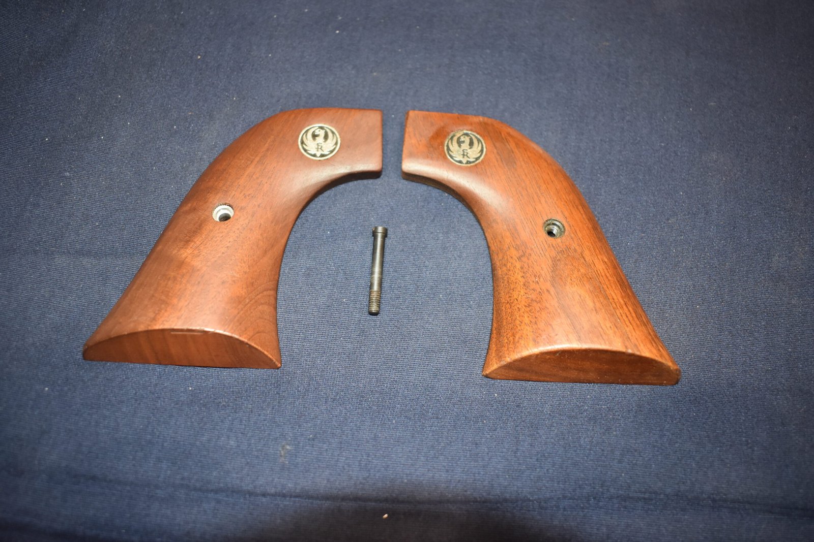 RUGER SUPER BLACKHAWK FACTORY WOOD GRIPS RSBHW2