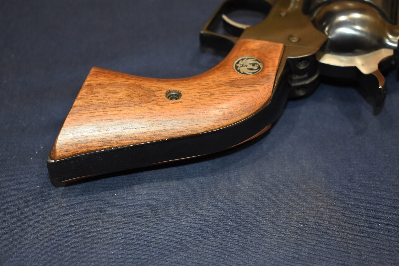RUGER SUPER BLACKHAWK FACTORY WOOD GRIPS RSBHW2 - Image 6