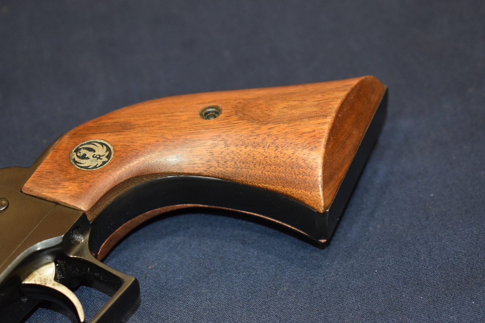 RUGER SUPER BLACKHAWK FACTORY WOOD GRIPS RSBHW2 - Image 13
