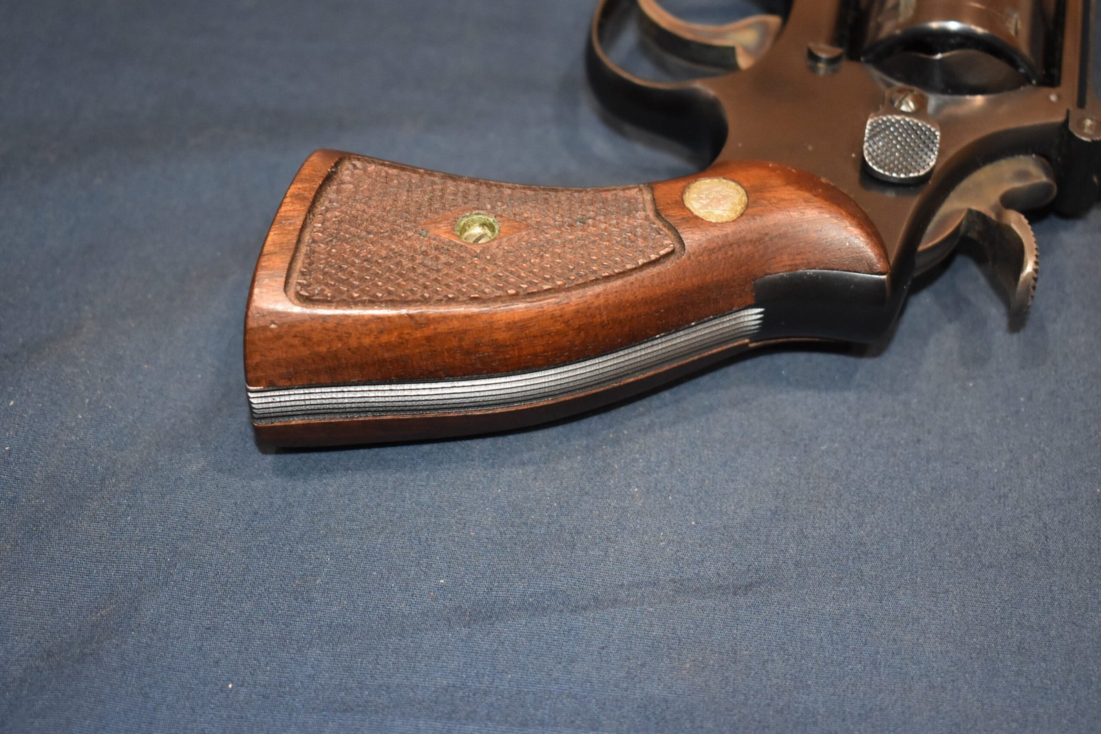 SMITH & WESSON K FRAME SQUARE BUTT FACTORY DIAMOND MAGNA GRIPS KDM11 - Image 6