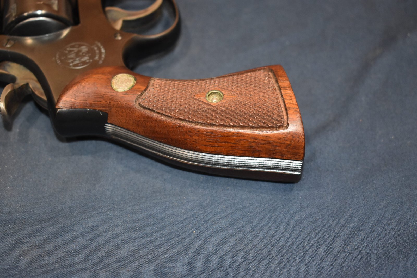 SMITH & WESSON K FRAME SQUARE BUTT FACTORY DIAMOND MAGNA GRIPS KDM11 - Image 7