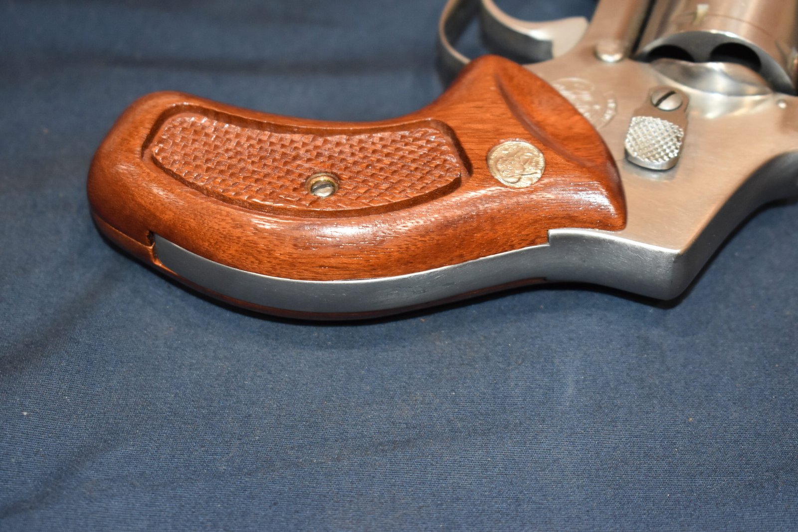 SMITH & WESSON J FRAME ROUND BUTT TARGET GRIP JRBT9 - Image 6