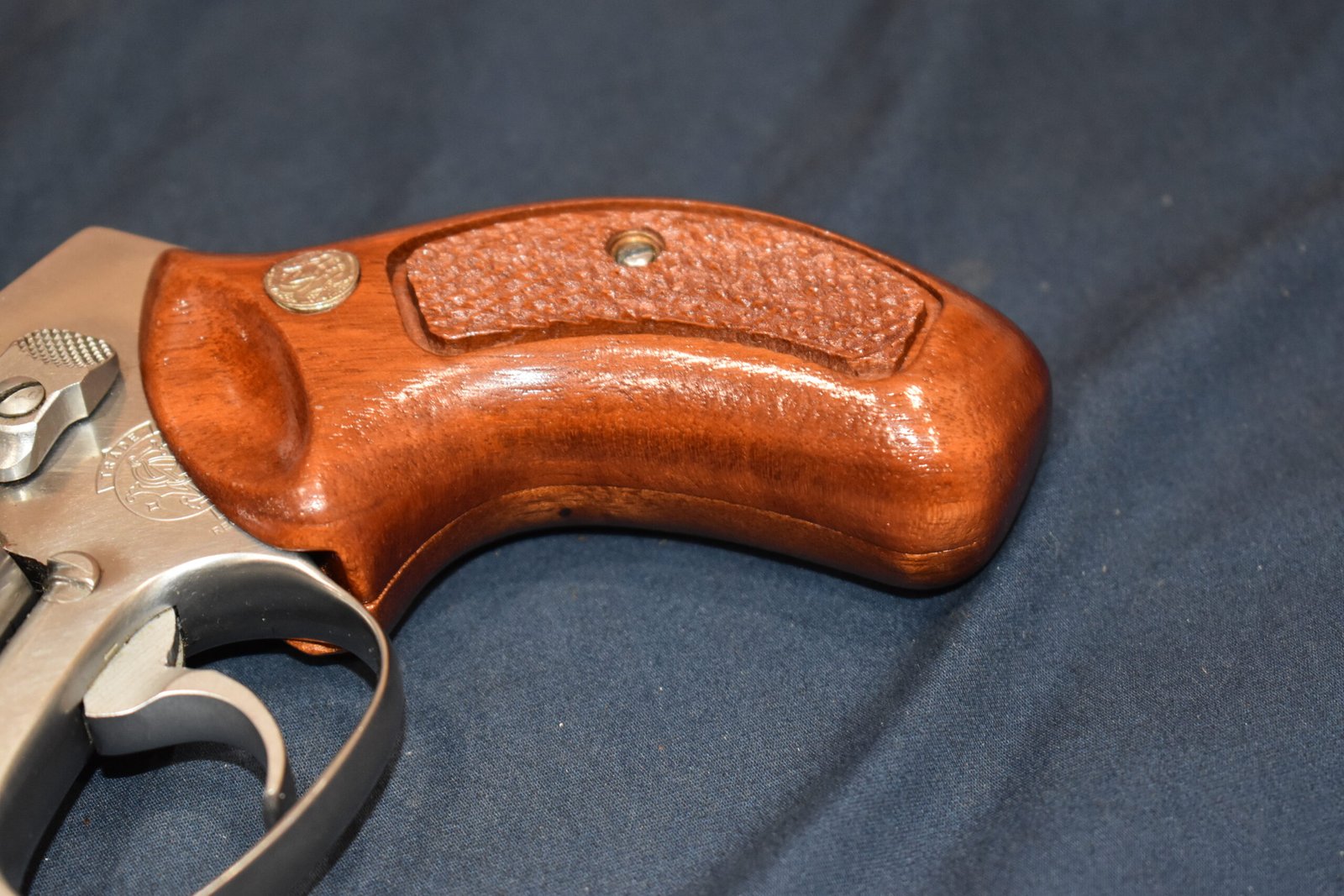SMITH & WESSON J FRAME ROUND BUTT TARGET GRIP JRBT9 - Image 13