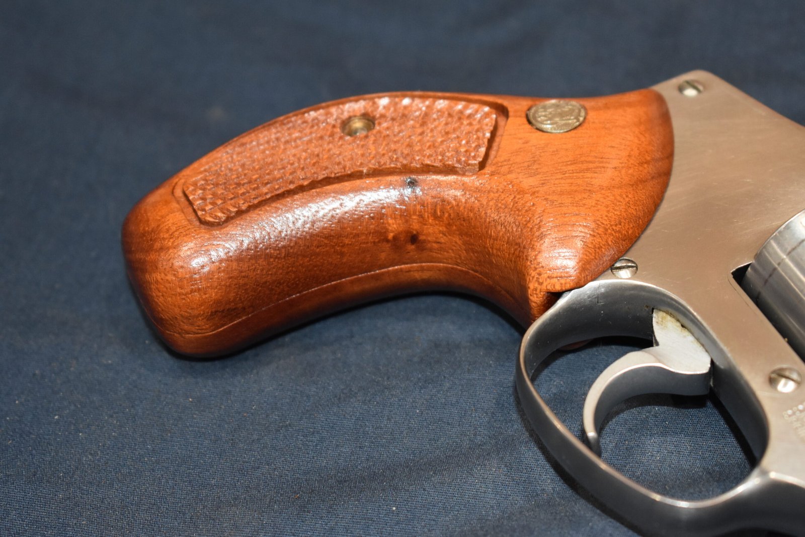 SMITH & WESSON J FRAME ROUND BUTT TARGET GRIP JRBT9 - Image 12