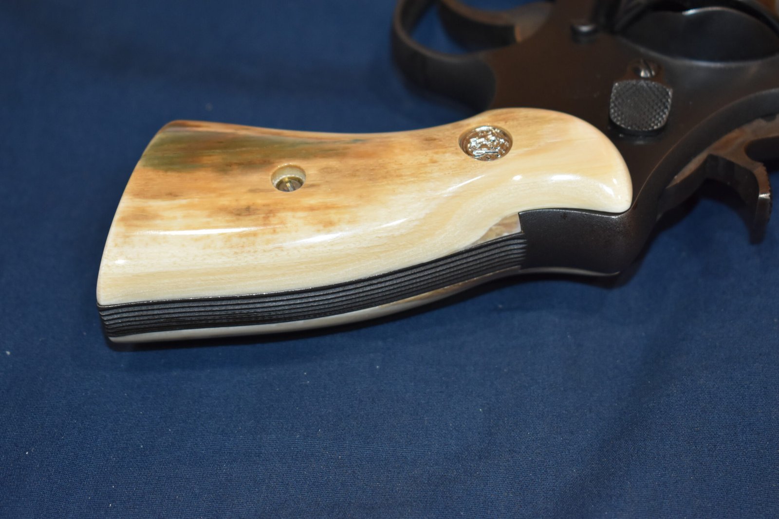 SMITH & WESSON N FRAME EXHIBITION GRADE MAMMOTH IVORY GRIPS NMI6 - Image 7