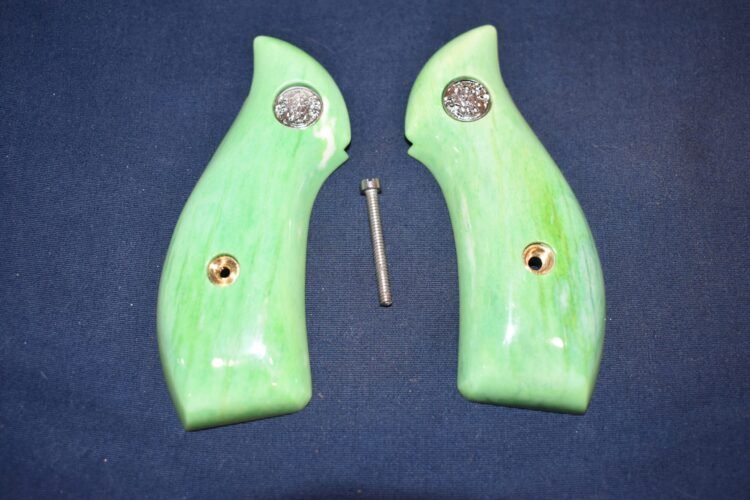 SMITH & WESSON J FRAME PREMIUM GRADE GIRAFFE BONE GRIPS JRBGB21