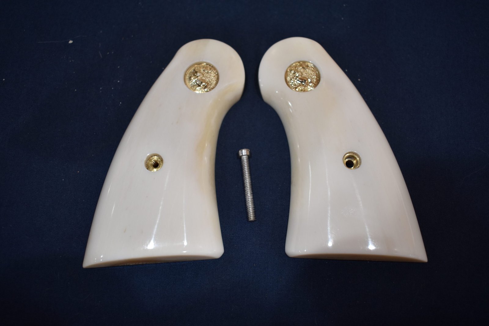 COLT PYTHON PREMIUM GRADE GIRAFFE BONE GRIPS CPGB26