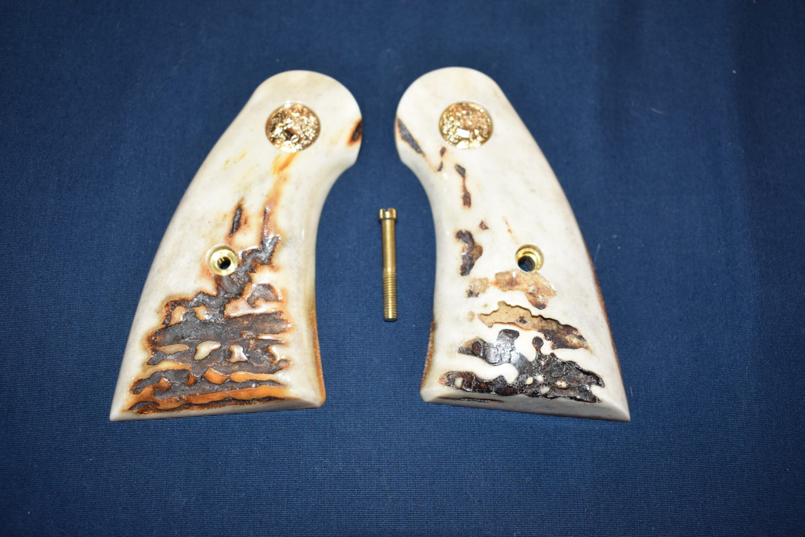 COLT PYTHON / OFFICER'S MODEL MATCH VINTAGE SAMBAR STAG GRIPS CPSS42