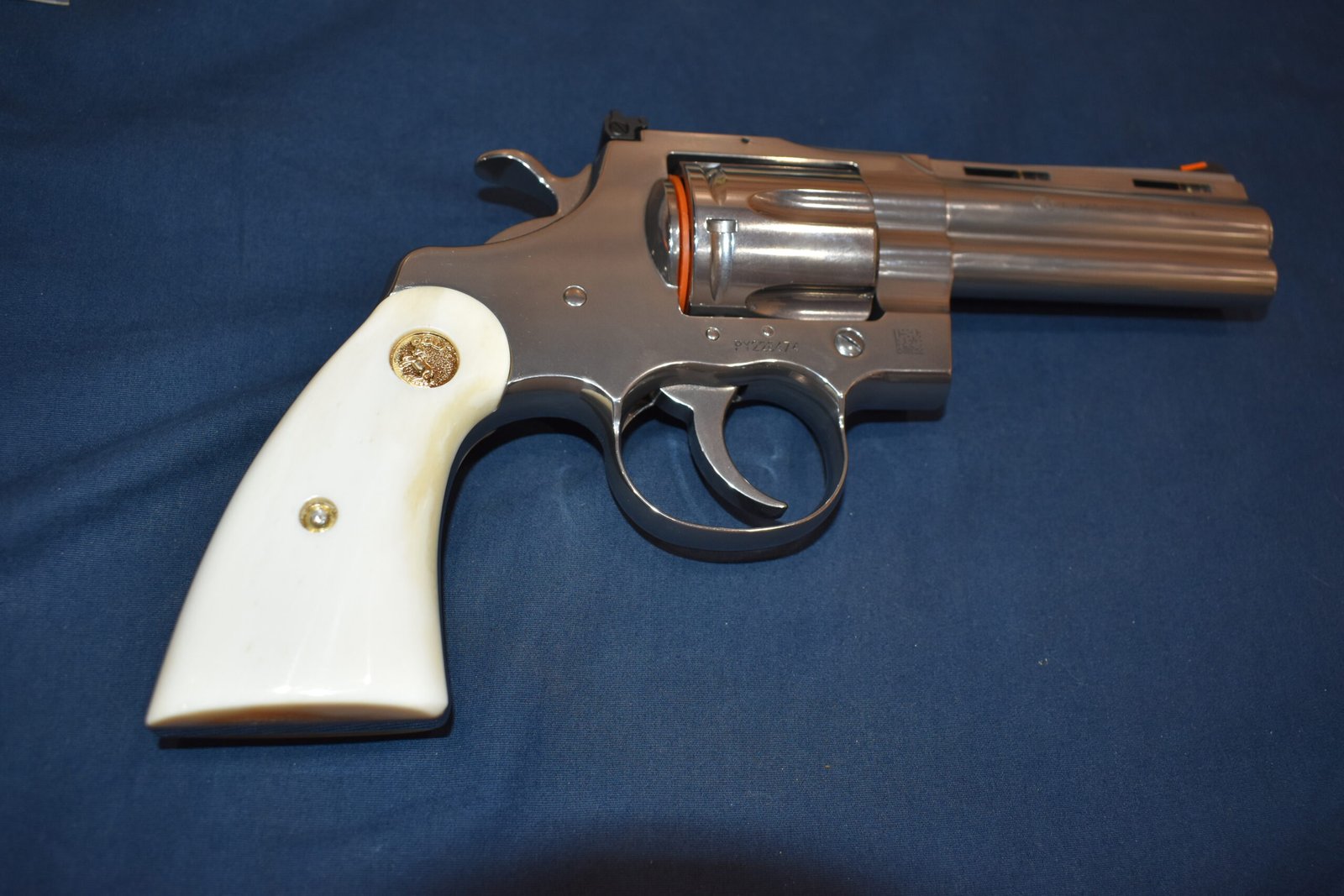 COLT PYTHON PREMIUM GRADE GIRAFFE BONE GRIPS CPGB26 - Image 8