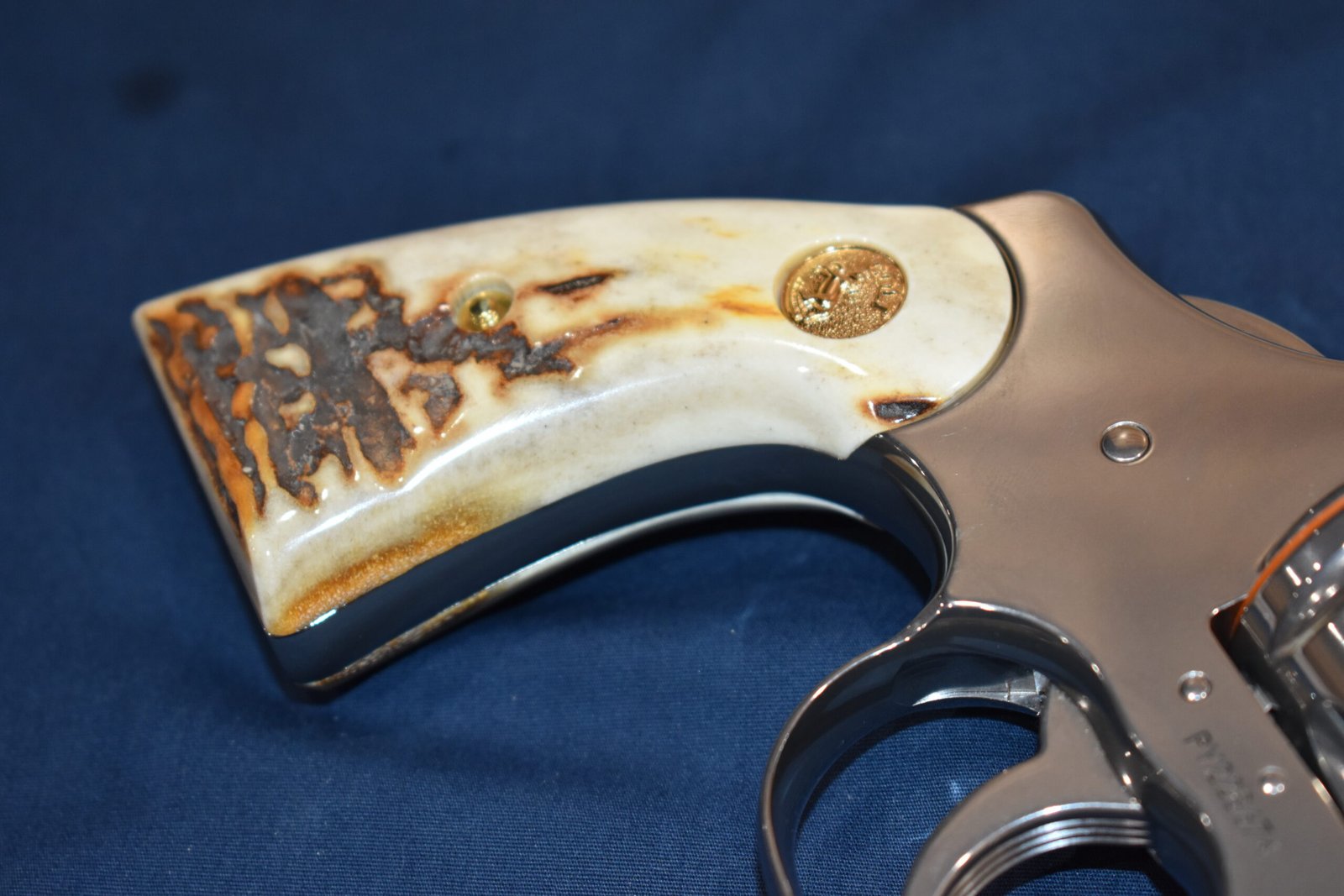 COLT PYTHON / OFFICER'S MODEL MATCH VINTAGE SAMBAR STAG GRIPS CPSS42 - Image 3