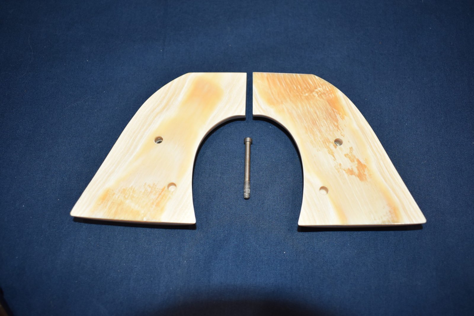 COLT SINGLE ACTION ARMY (S.A.A.) MAMMOTH IVORY GRIPS SAAMI24 - Image 4