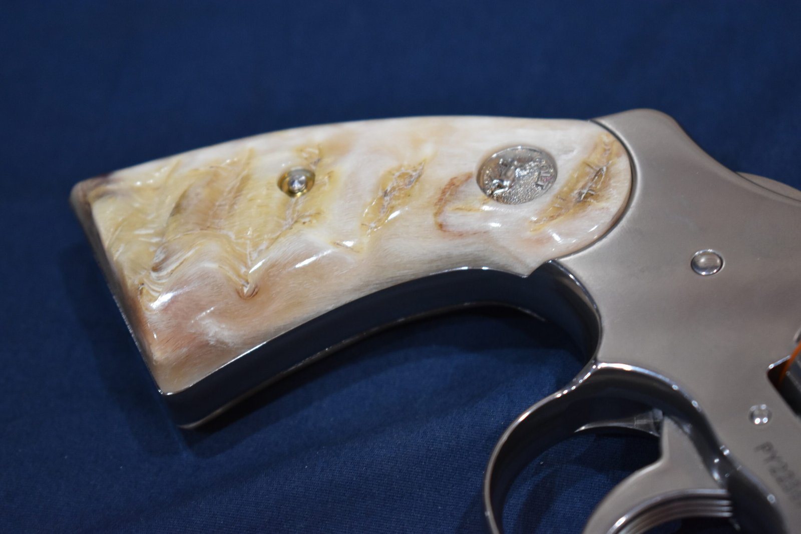 COLT PYTHON PREMIUM GRADE RAM'S HORN GRIPS CPRH15 - Image 12