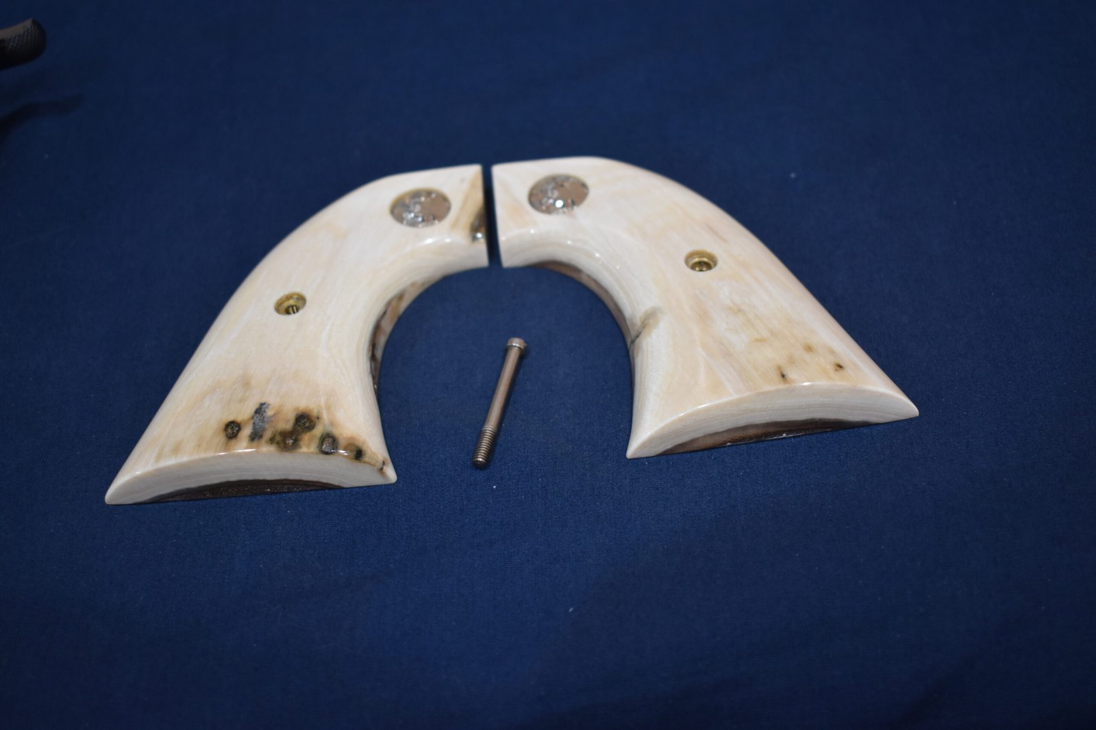 COLT SINGLE ACTION ARMY (S.A.A.) MAMMOTH IVORY GRIPS SAAMI25 - Image 4