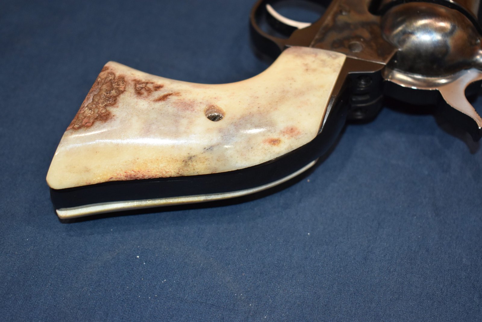 RUGER NEW MODEL BLACKHAWK OR OLD VAQUERO VINTAGE SAMBAR STAG GRIPS RBHS35 - Image 5