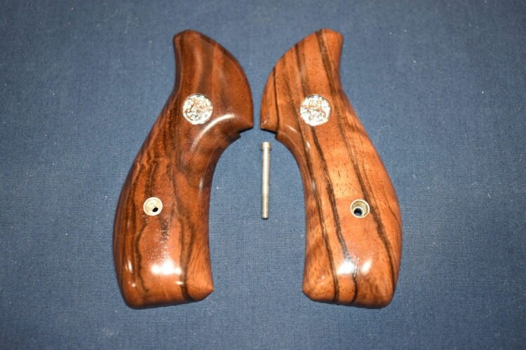 KEITH BROWN CUSTOM SMITH & WESSON J FRAME CENTENNIAL GRIPS KBJM2