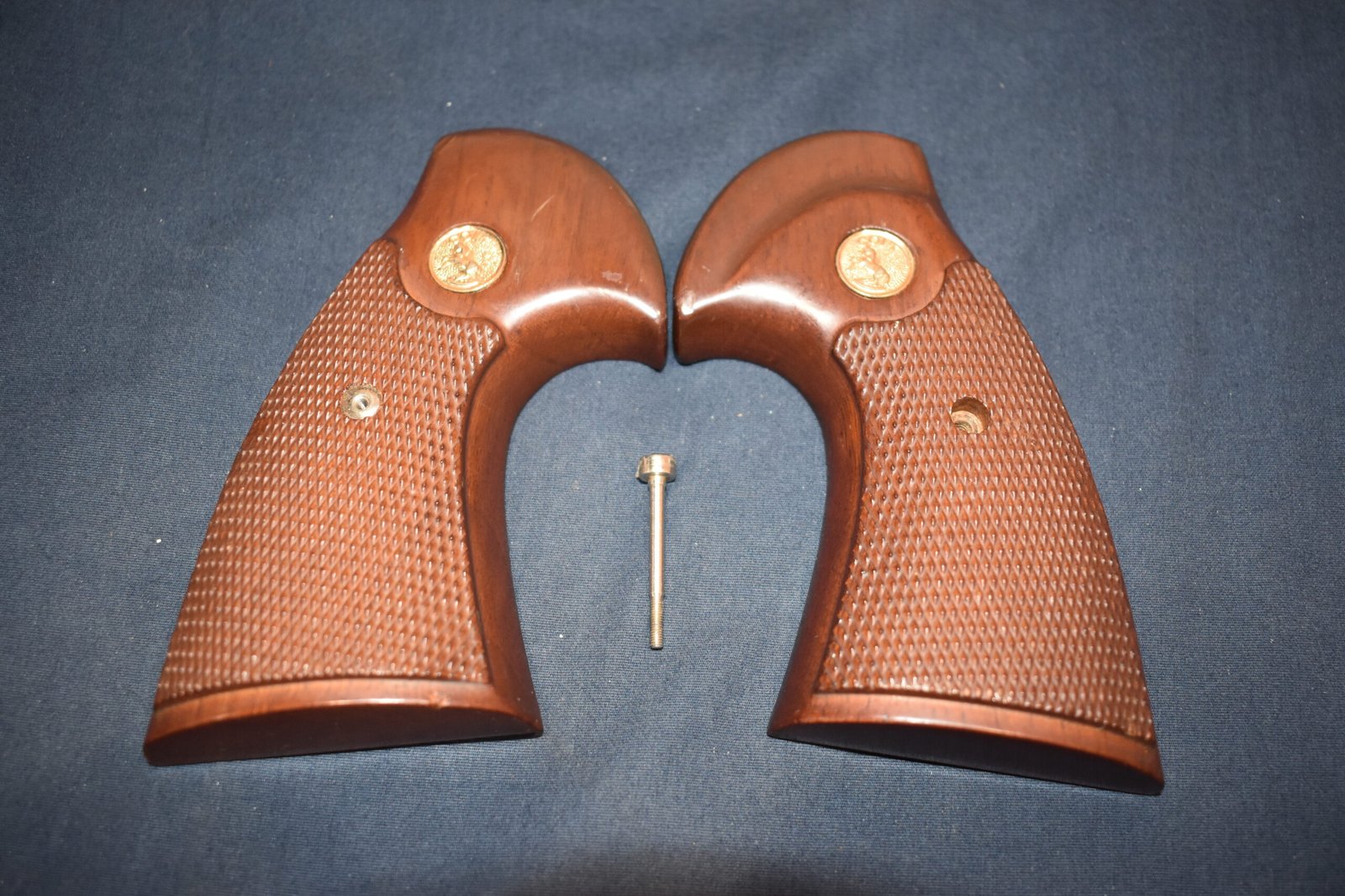 COLT PYTHON 2nd ISSUE FACTORY TARGET GRIPS CPT10