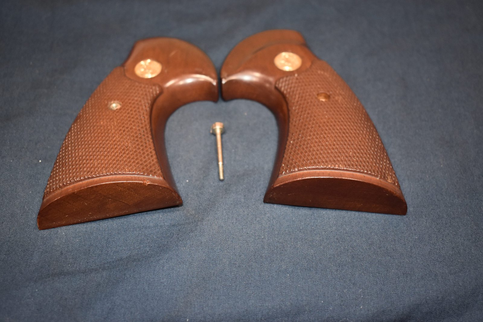 COLT PYTHON 2nd ISSUE FACTORY TARGET GRIPS CPT10 - Image 3