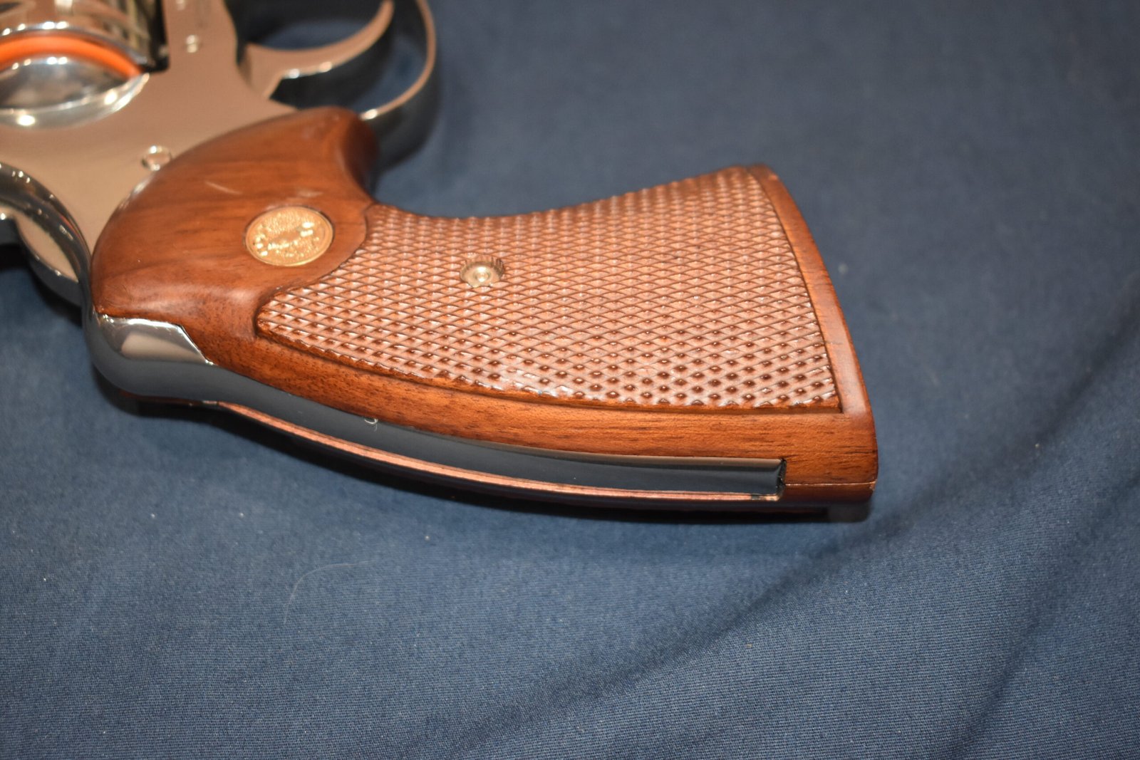 COLT PYTHON 2nd ISSUE FACTORY TARGET GRIPS CPT10 - Image 7
