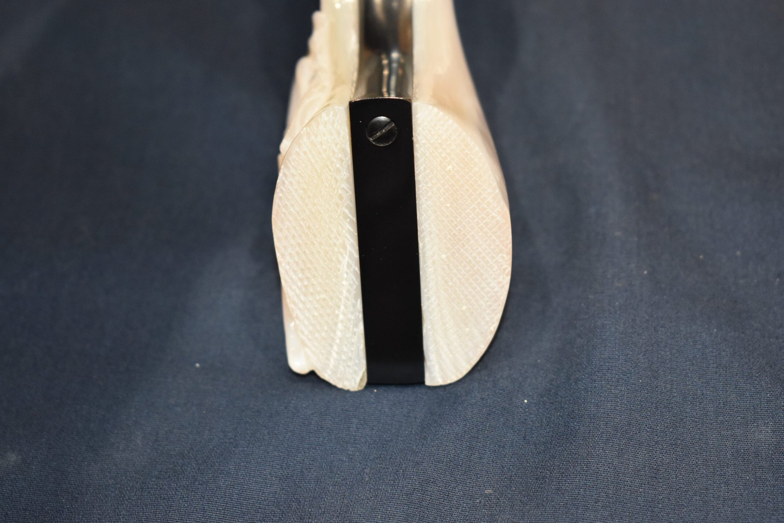 COLT SINGLE ACTION ARMY (S.A.A.) CARVED MOTHER OF PEARL GRIPS SAAMP9 - Image 11