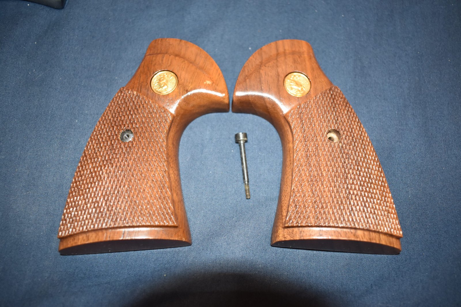COLT PYTHON 3rd GENERATION FACTORY TARGET GRIPS CP11