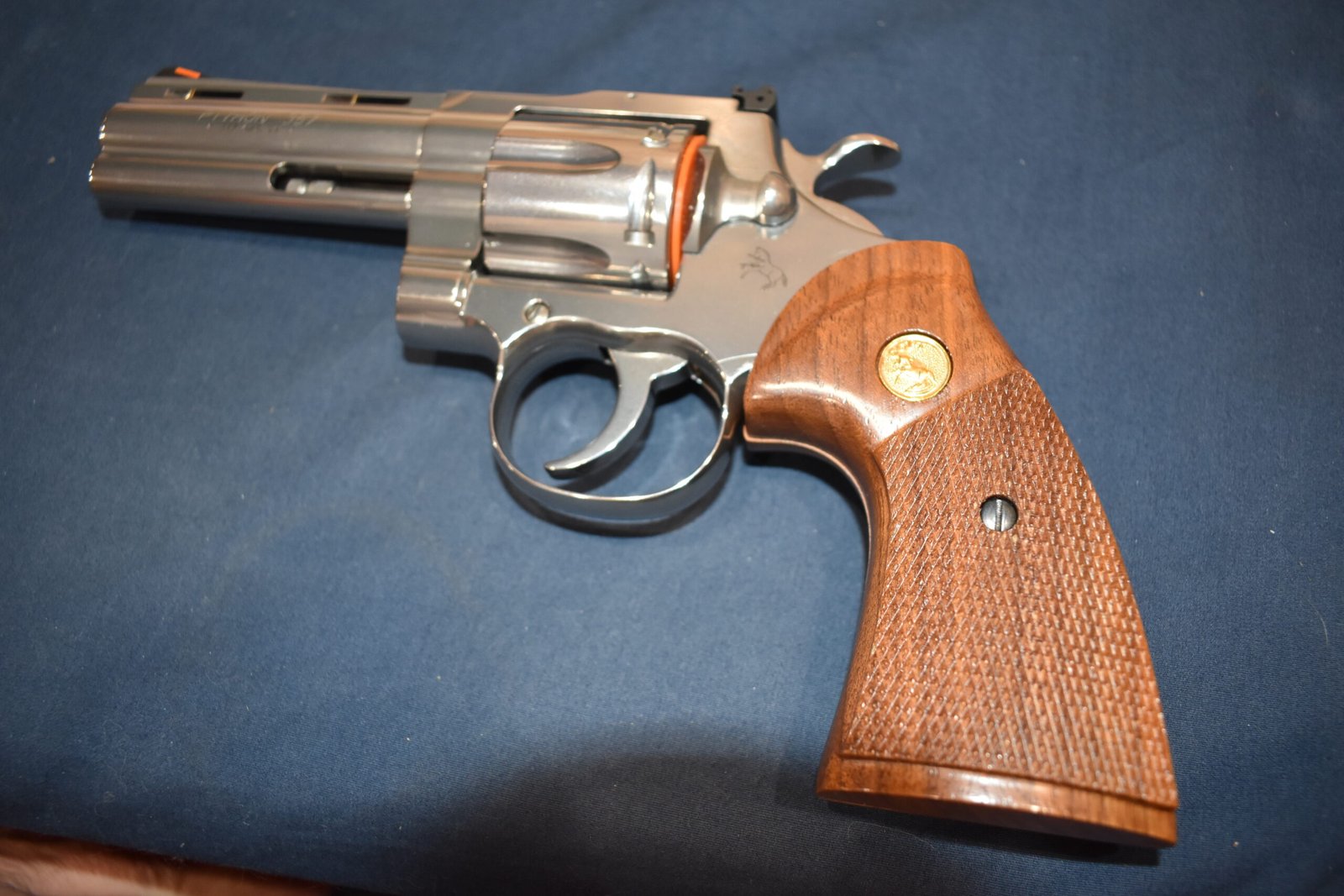 COLT PYTHON 3rd GENERATION FACTORY TARGET GRIPS CP11 - Image 5