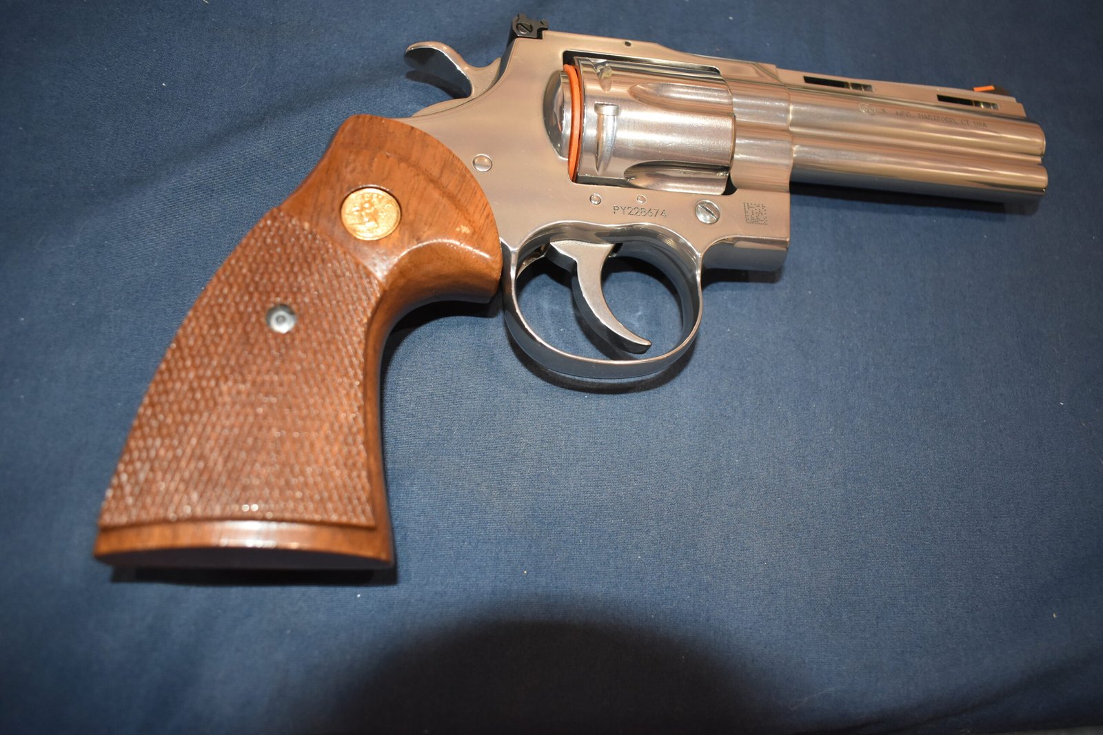 COLT PYTHON 3rd GENERATION FACTORY TARGET GRIPS CP11 - Image 8