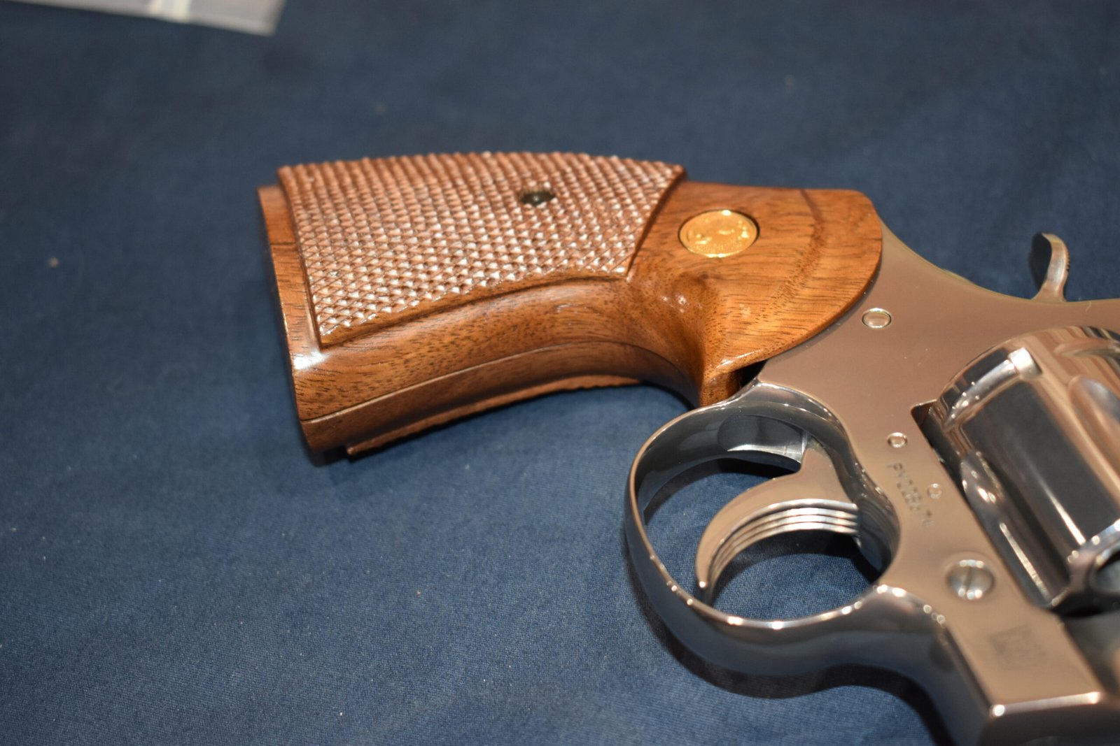 COLT PYTHON 3rd GENERATION FACTORY TARGET GRIPS CP11 - Image 12