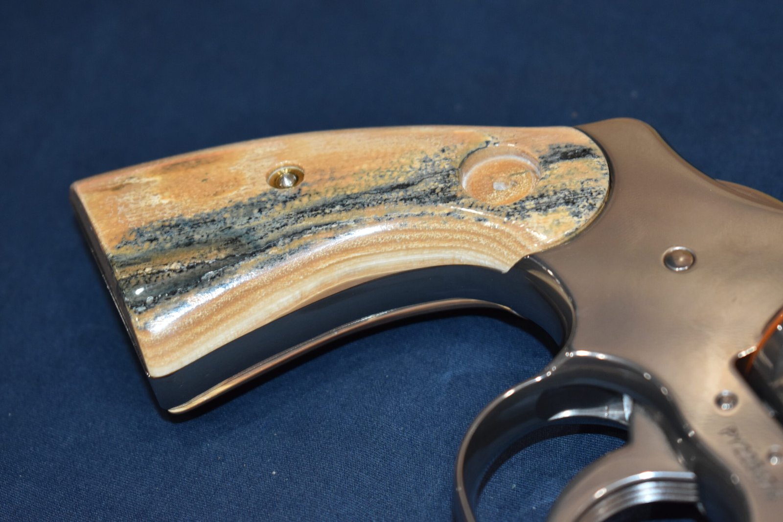 COLT PYTHON / OFFICER'S MODEL MATCH MAMMOTH IVORY GRIPS PMI9 - Image 12