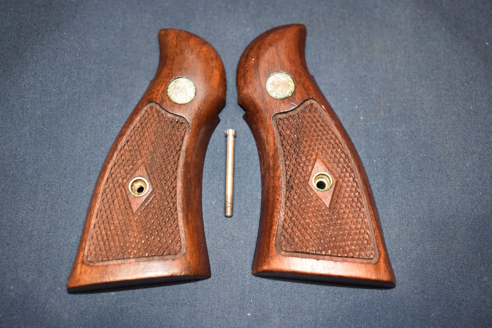 SMITH & WESSON N FRAME DIAMOND MAGNA GRIPS NDM18